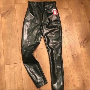 Spanx deep green faux patent leather leggings size small
